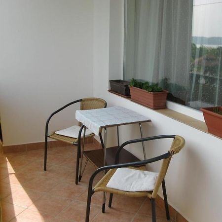 Liliom Apartments Balatonfuered Camera foto
