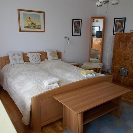 Liliom Apartments Balatonfuered Esterno foto