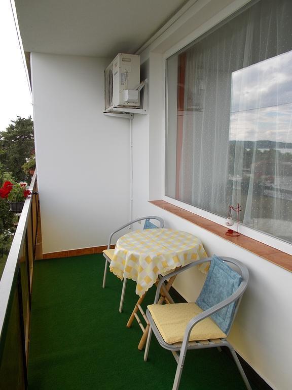 Liliom Apartments Balatonfuered Camera foto