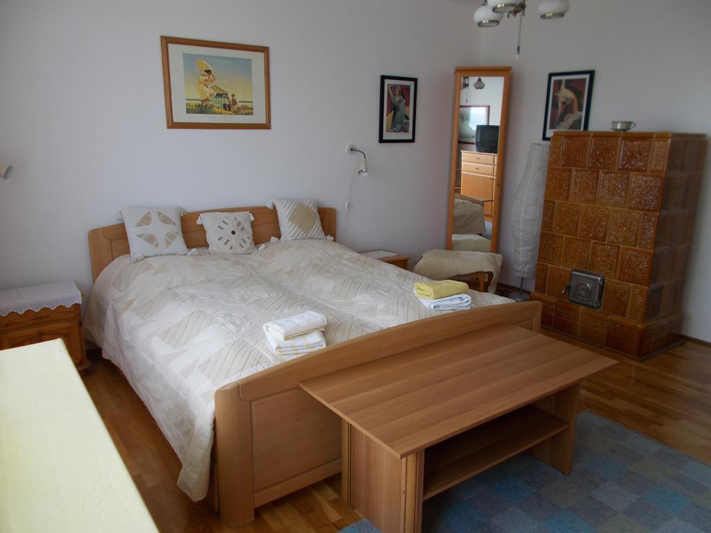 Liliom Apartments Balatonfuered Esterno foto