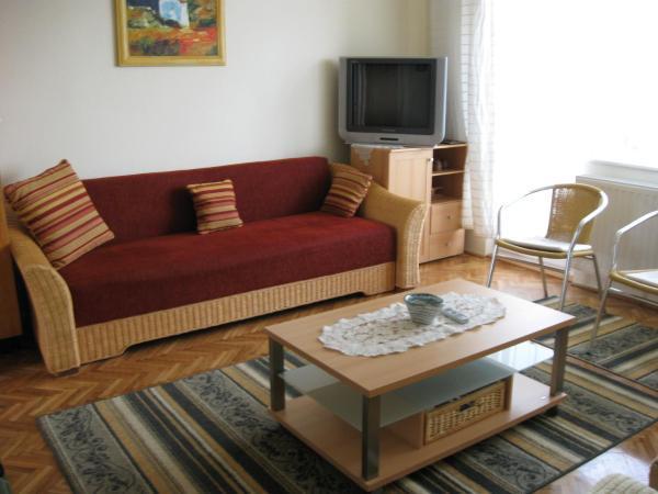 Liliom Apartments Balatonfuered Esterno foto